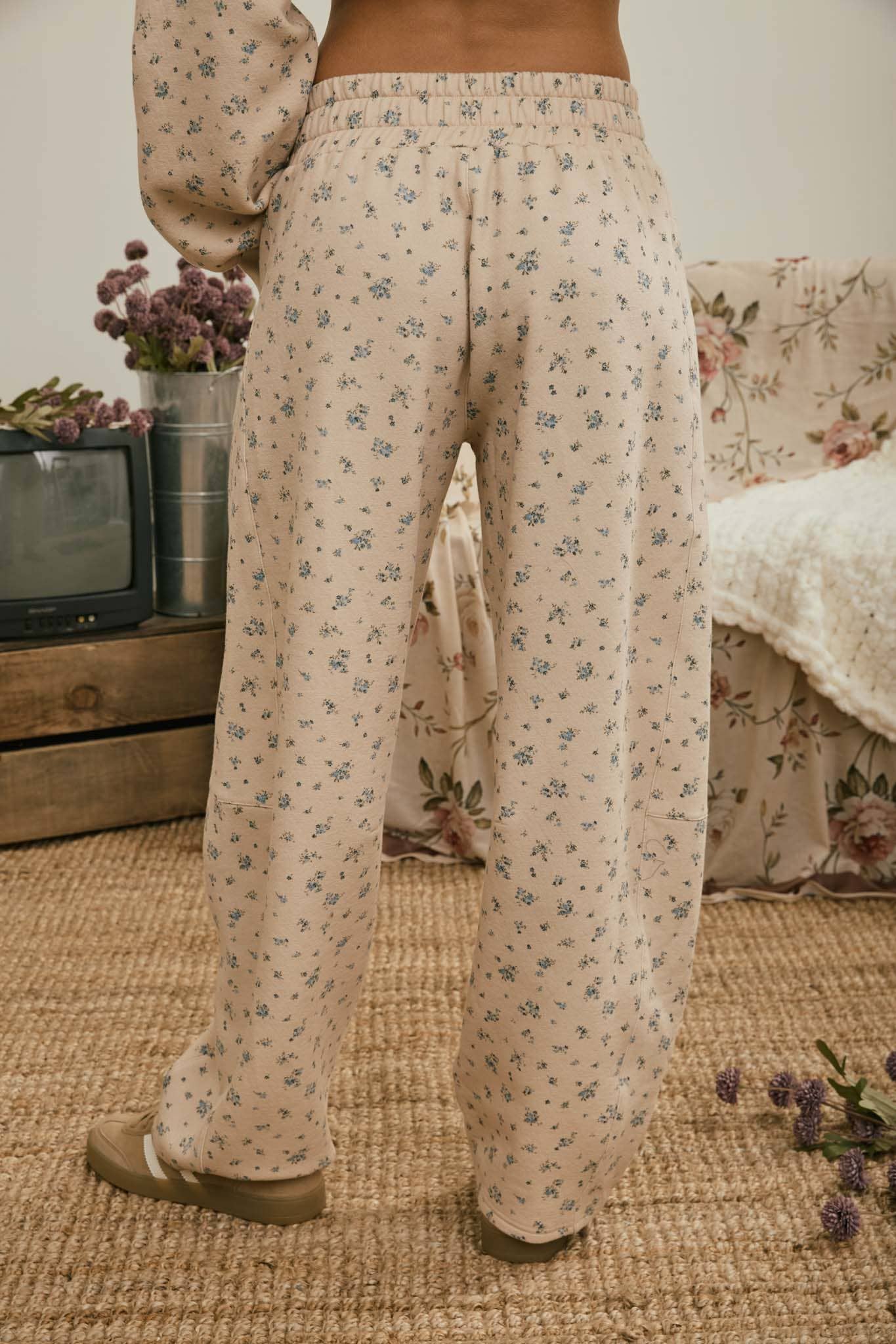 Ditsy Floral Sweatpants